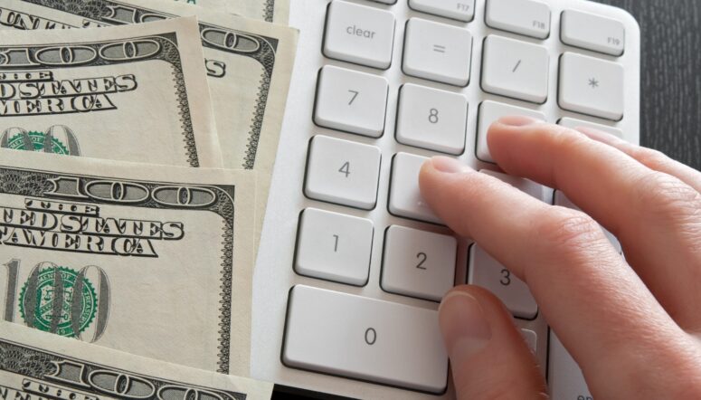 How much do insurance agents make?